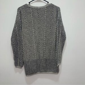 Eight Eight Eight Grey Knit Long Sleeve Sweater Size Medium